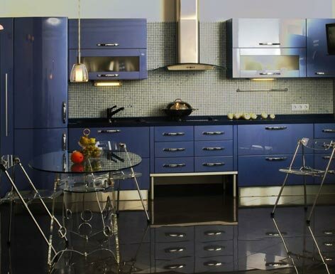 современный дизайн фиолетовый цвет плит мдф высокий лоск запеченные кухонные